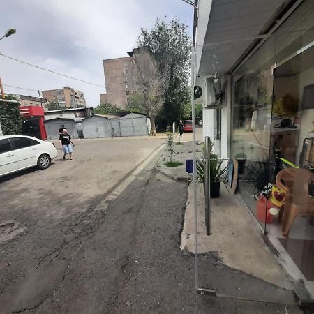 Vahe'S Corner House Hotel Yerevan Exterior photo